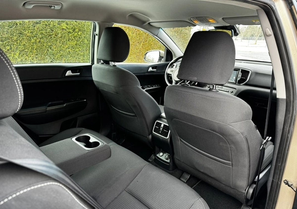 Kia Sportage cena 75900 przebieg: 67000, rok produkcji 2016 z Rzeszów małe 172